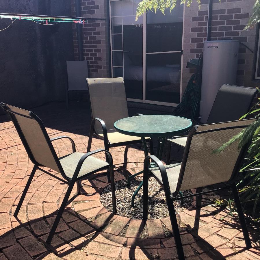 City Townhouse Walking Distance To City Launceston Exteriör bild