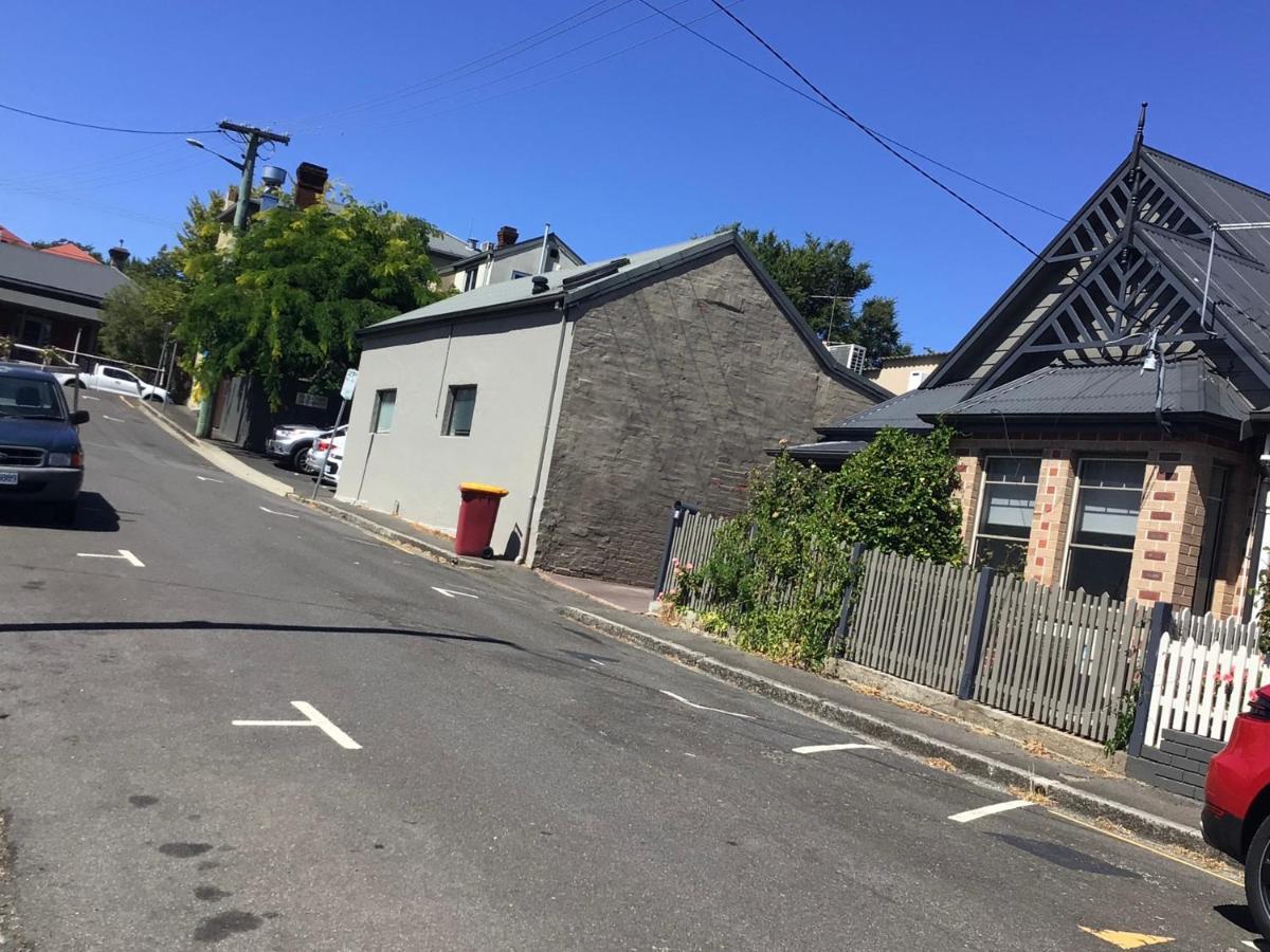 City Townhouse Walking Distance To City Launceston Exteriör bild