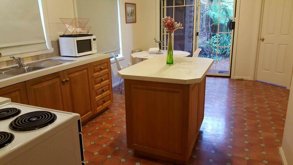City Townhouse Walking Distance To City Launceston Exteriör bild