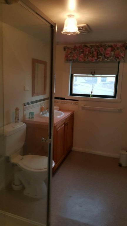 City Townhouse Walking Distance To City Launceston Exteriör bild