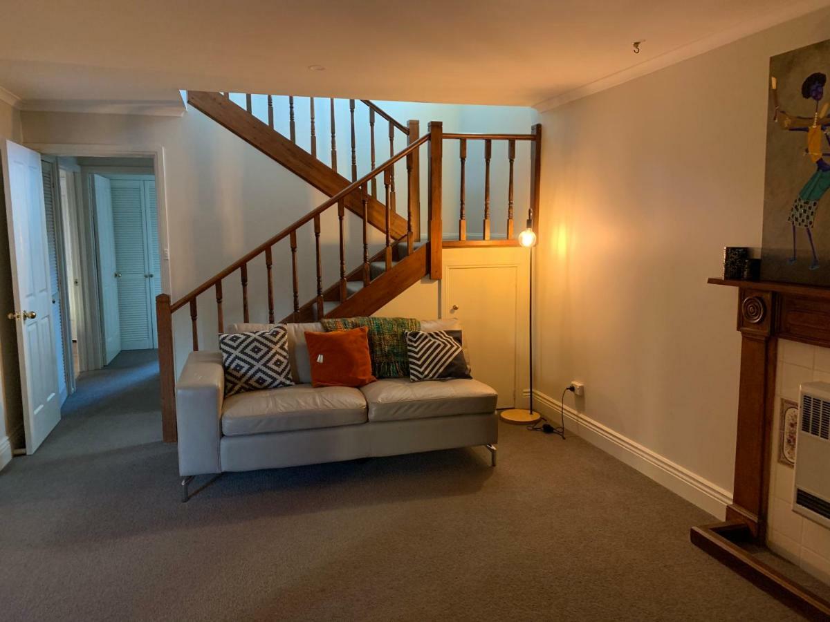 City Townhouse Walking Distance To City Launceston Exteriör bild